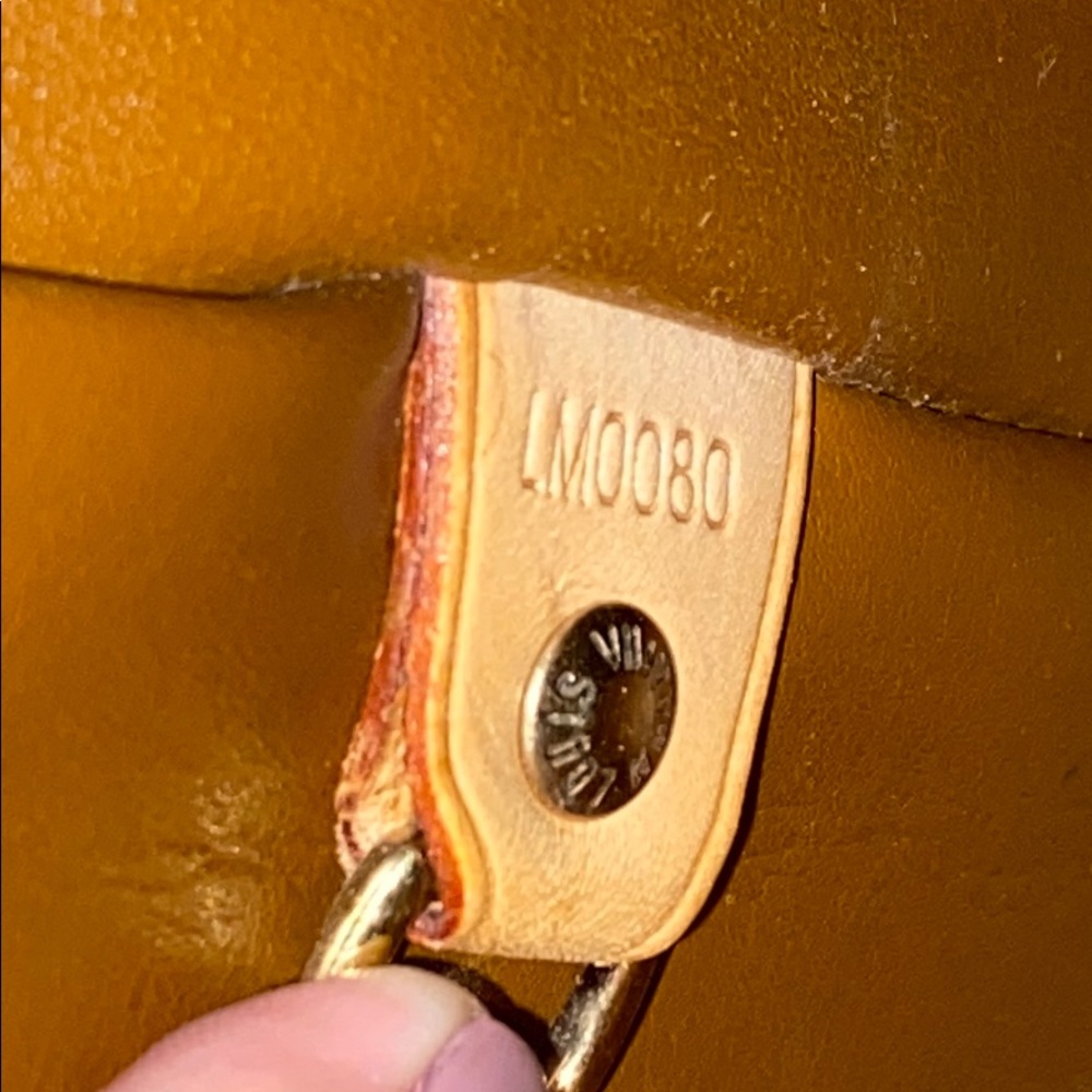 AUTHENTIC Louis Vuitton Purse - Picture 3 of 7